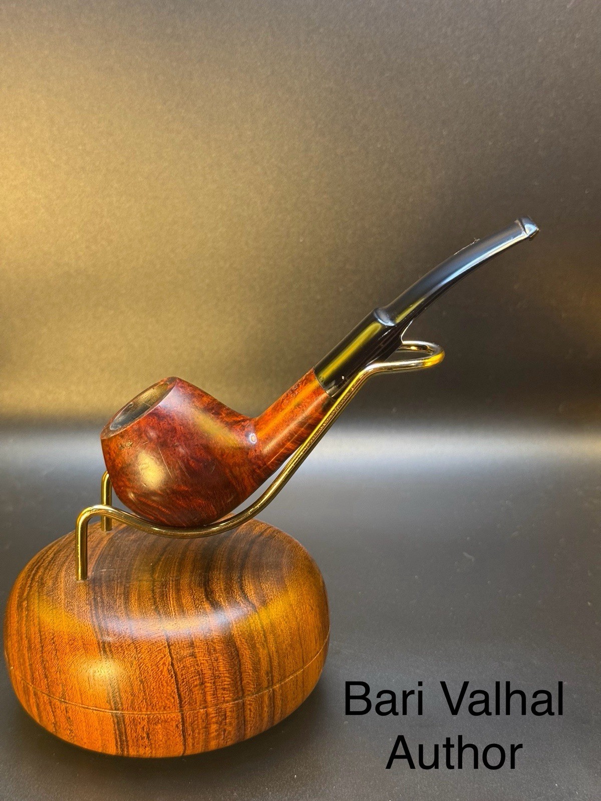 Vintage Bari Valhal Author Tobacco Pipe