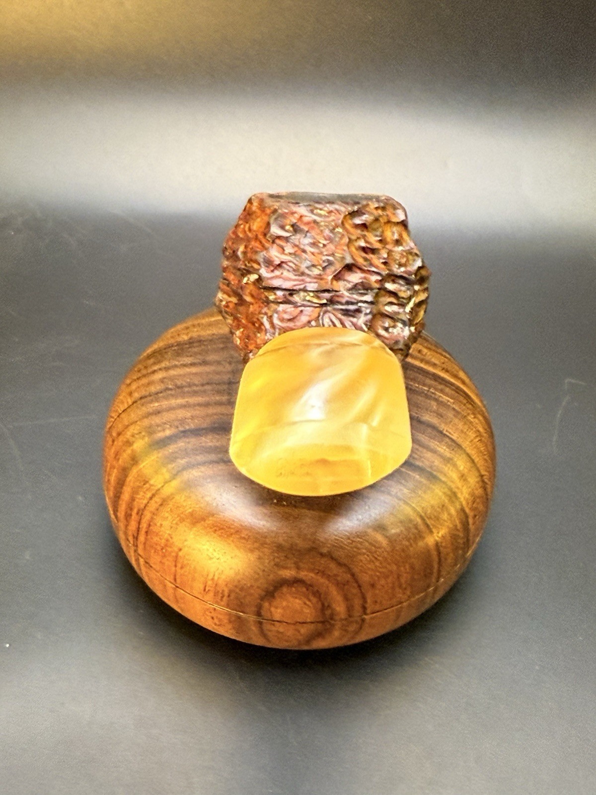 Unmarked Italian Gnarly Apple Tobacco Pipe - Image 4