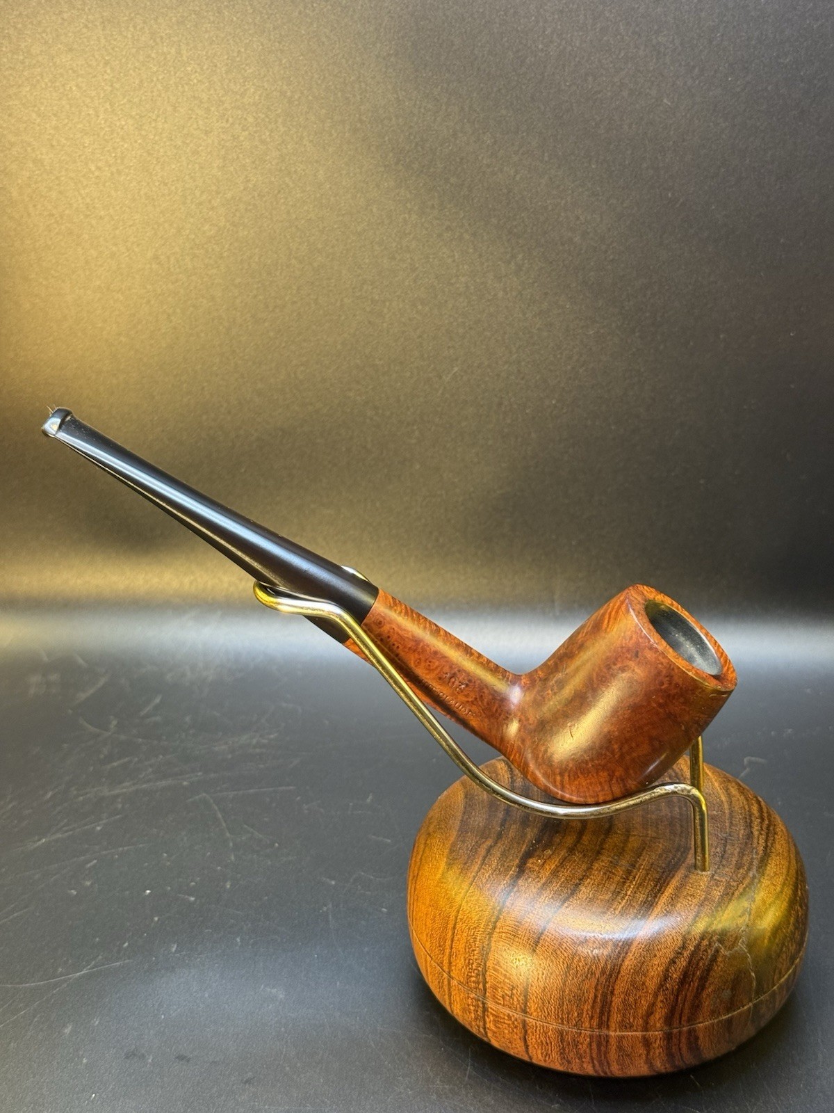 Vintage Vuillard Billiard W/Birdseye Tobacco Pipe - Image 8